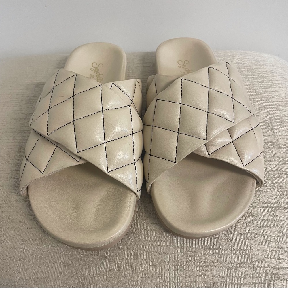 SEYSCHELLES WIDE AWAKE SLIP ON PUFFY LEATHER QUILTED SLIDES - Picture 2 of 8